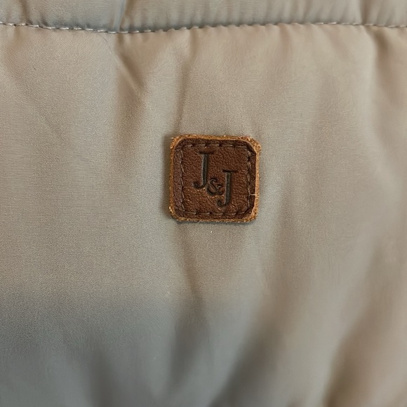 Janie and Jack boys Gray Puffer Vest - Picture 3 of 4